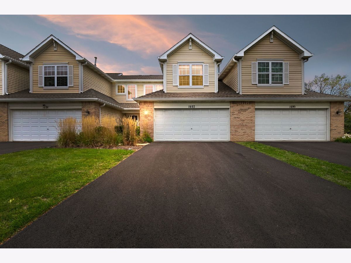  For Sale Waukegan Illinois, 1693 Candlestick Way