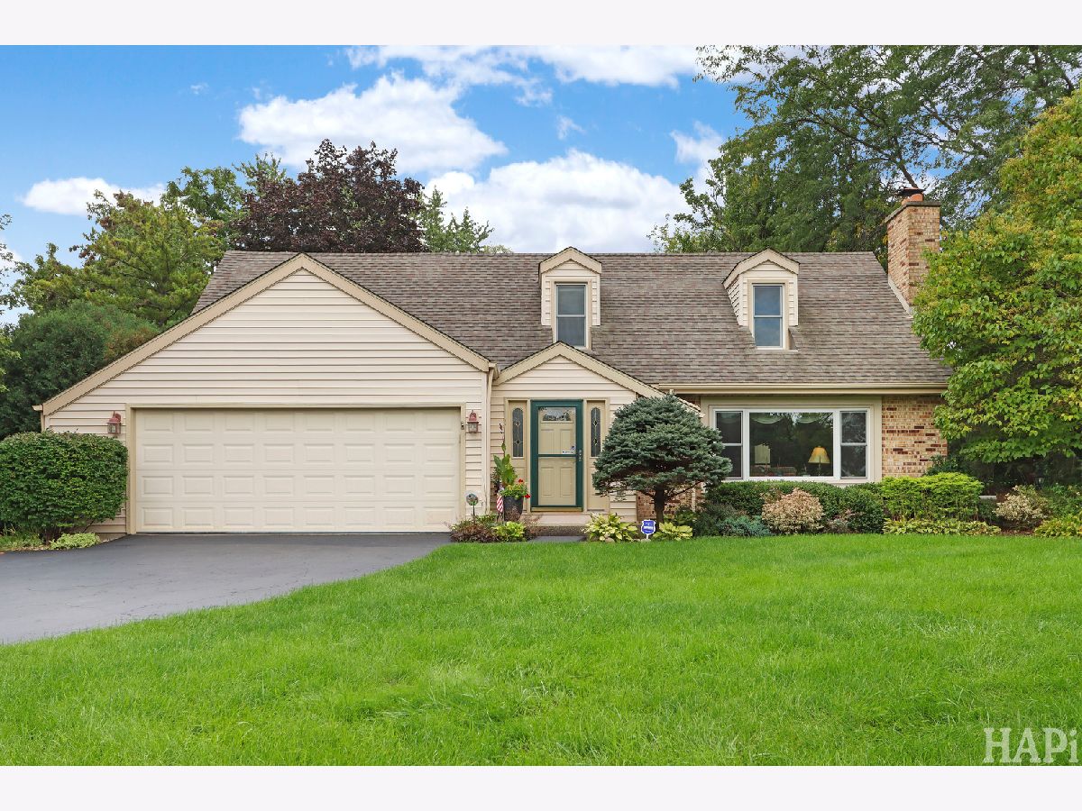 Homes For Sale Crestwood Estates Lake Villa Illinois, 24225 Saxony Drive