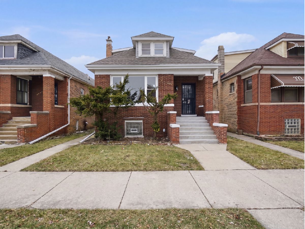  For Sale Chicago Illinois, 8011 Dante Avenue