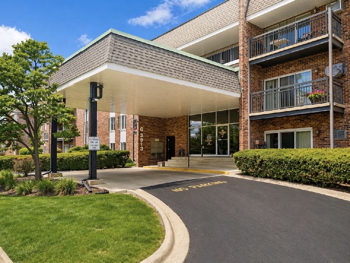  For Sale Downers Grove Illinois, 3913 Saratoga Avenue
