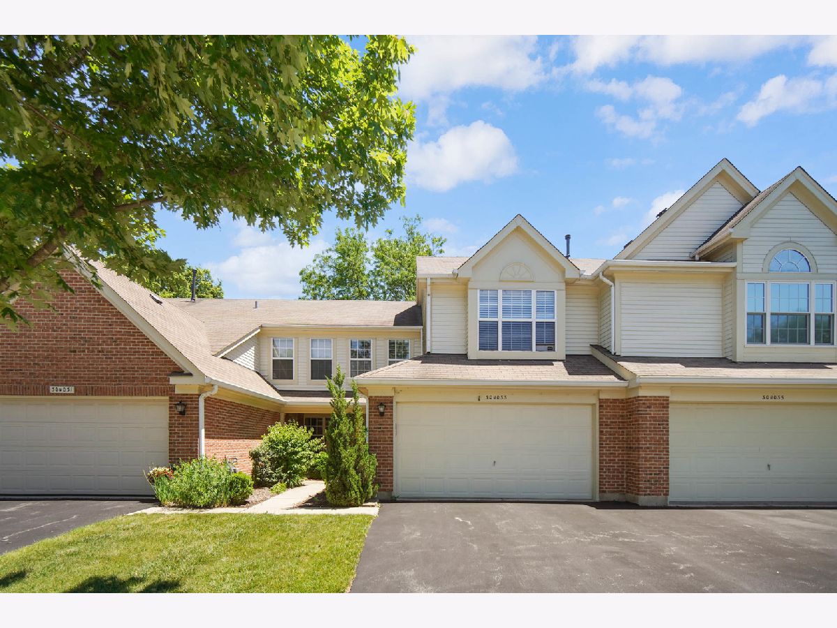  For Sale Warrenville Illinois, 30W033 Princeton Court