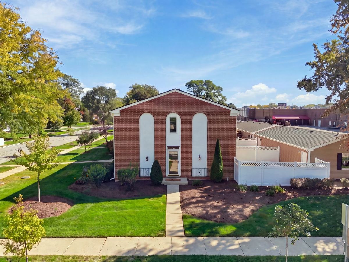 Homes & Townhomes For Sale Longmeadow Downers Grove Illinois, 4201 Cumnor Road