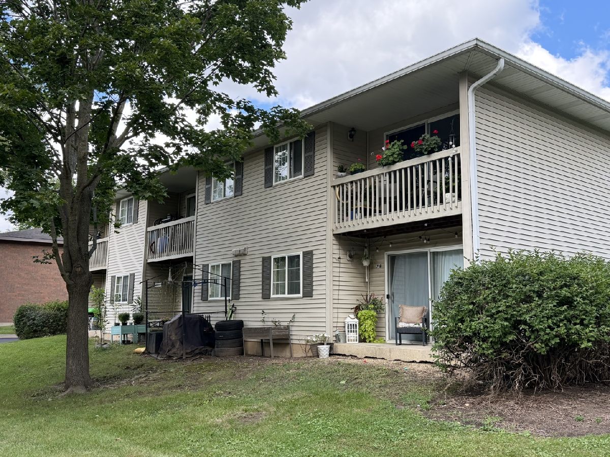  For Rent Algonquin Illinois, 716 Elm