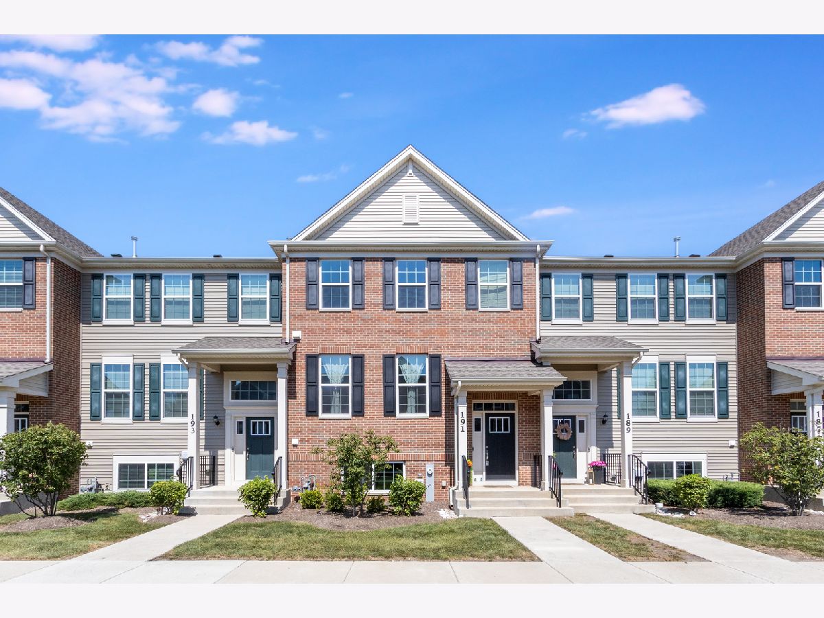  For Sale Oswego Illinois, 191 Lakeshore Drive
