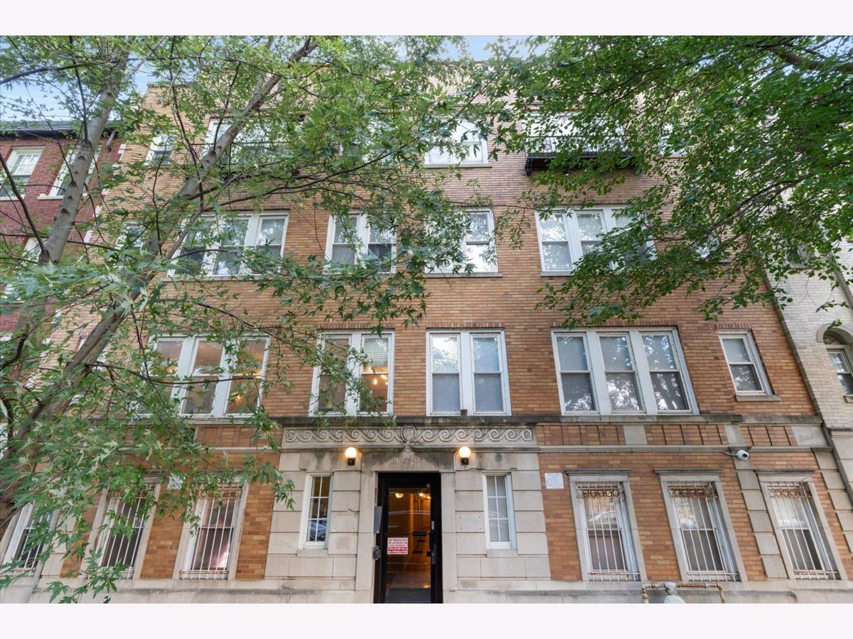 Condos & Townhomes For Sale Wayne Way Condominiums Chicago Illinois, 6812 Wayne Avenue