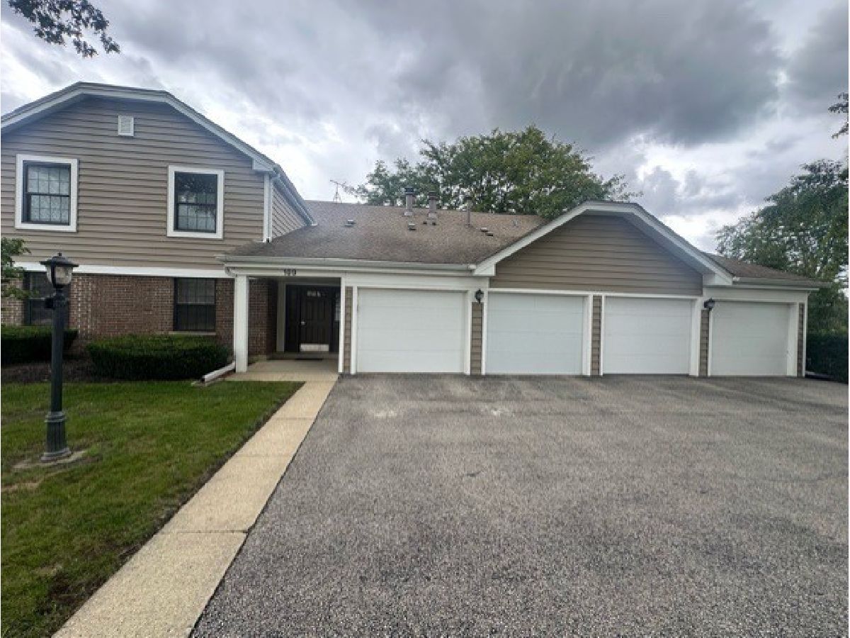  For Sale Schaumburg Illinois, 109 Sussex Circle