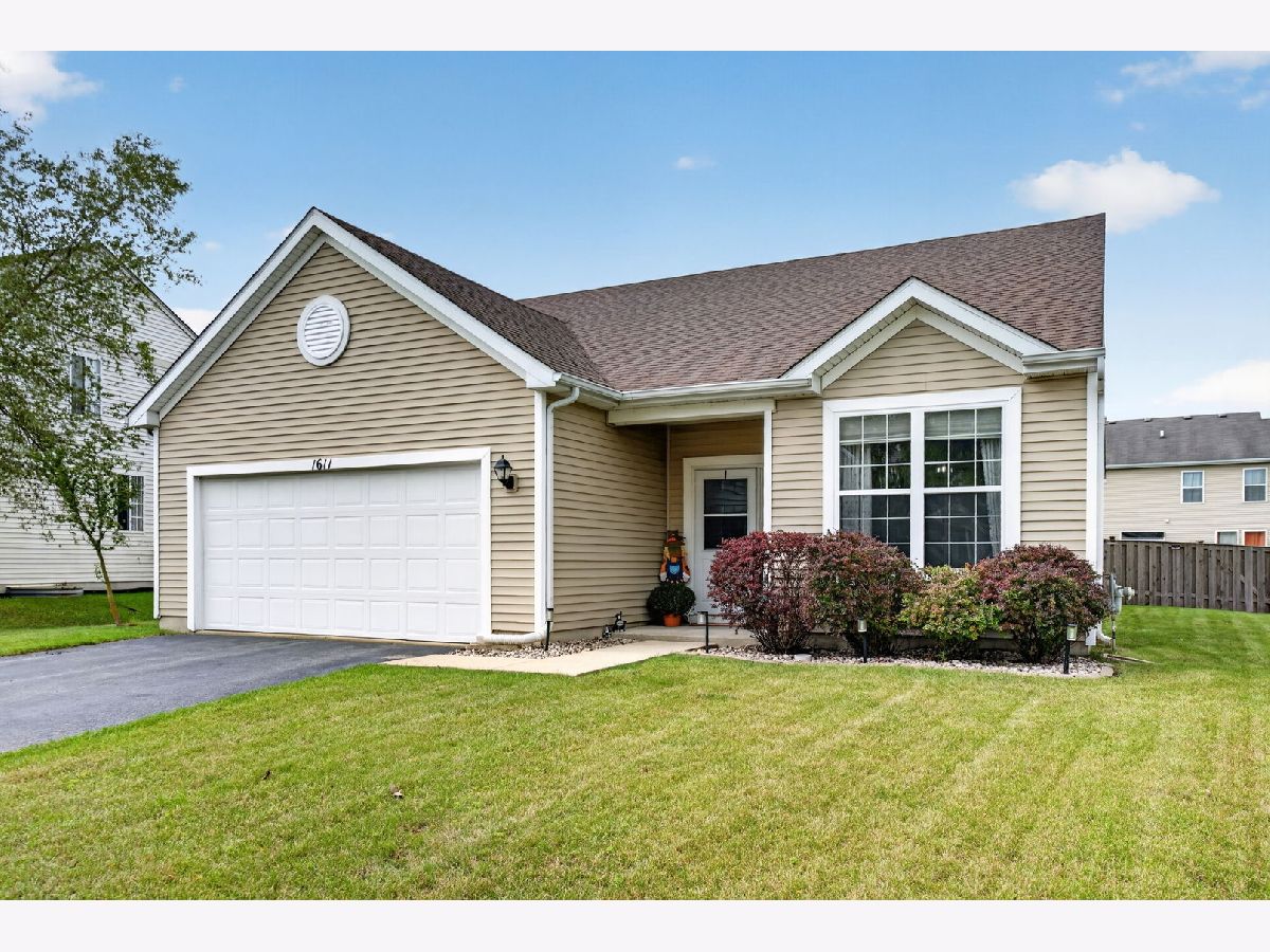  For Sale Minooka Illinois, 1611 Balboa Drive