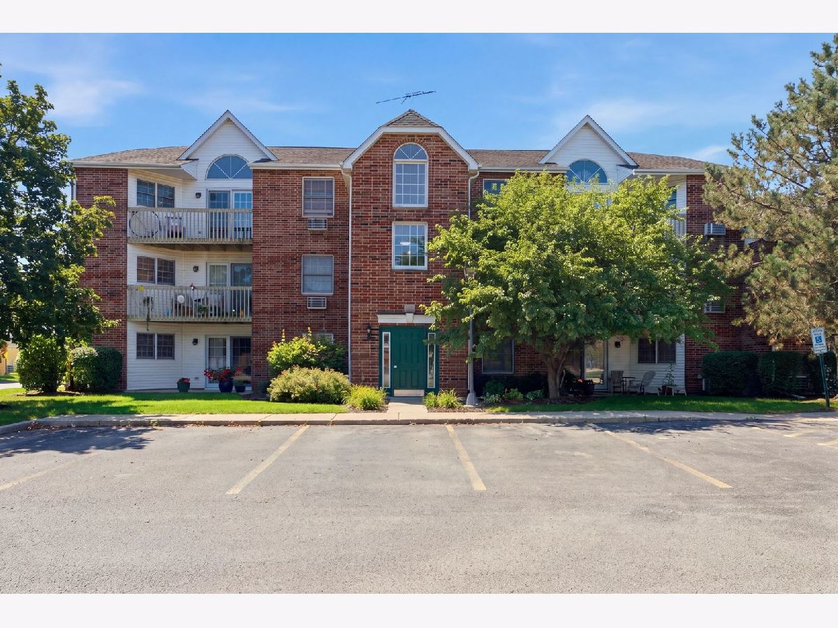  Sold Woodstock Illinois, 511 Leah