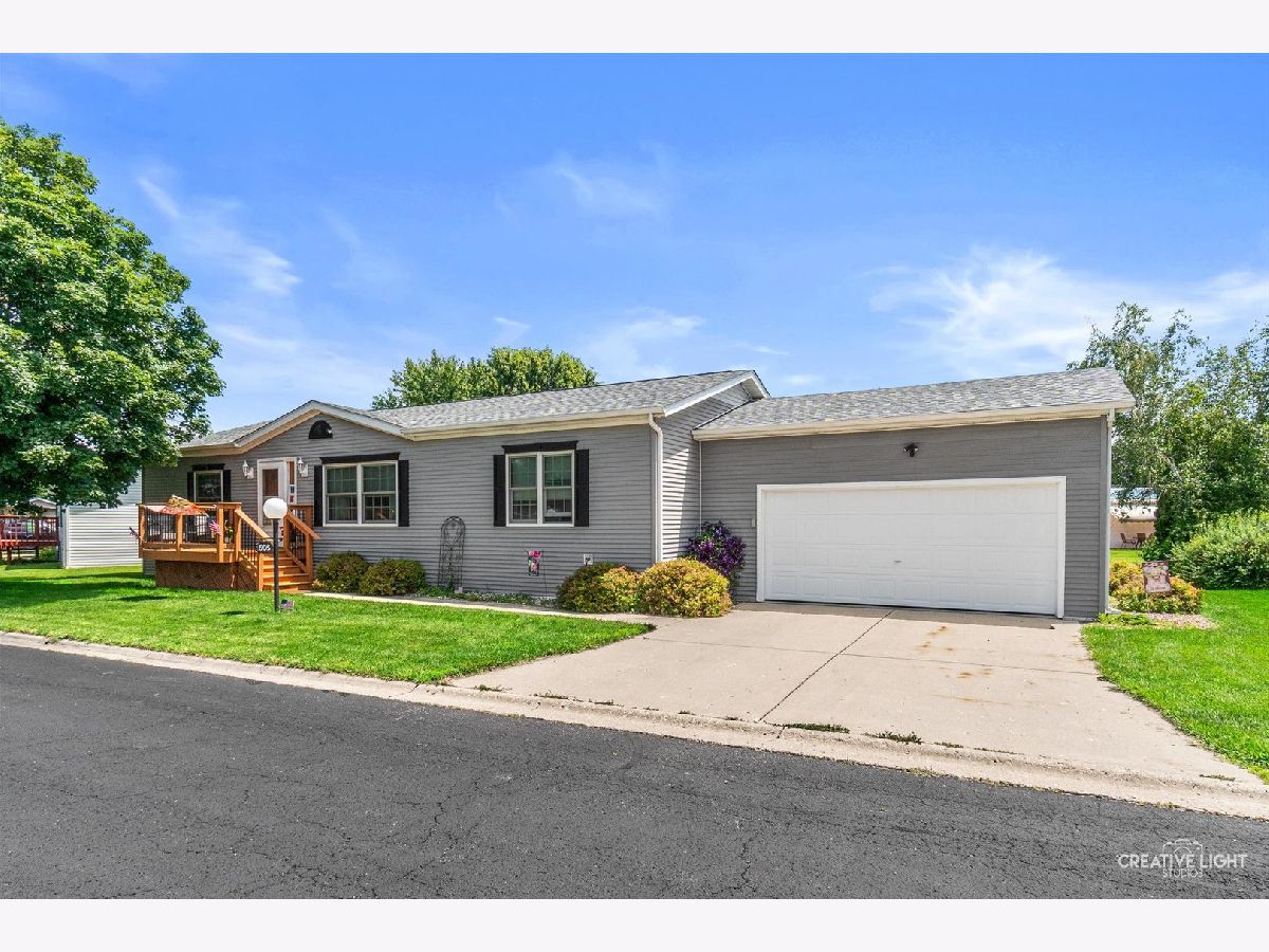  For Sale Sandwich Illinois, 605 Bluebird Circle