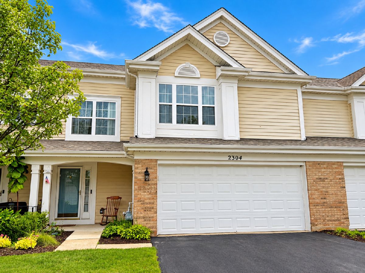 Townhomes & Condos & Homes Rented Cambridge Countryside Aurora Illinois, 2304 Foxmoor
