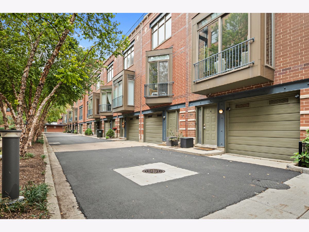  Rented Chicago Illinois, 310 Clinton