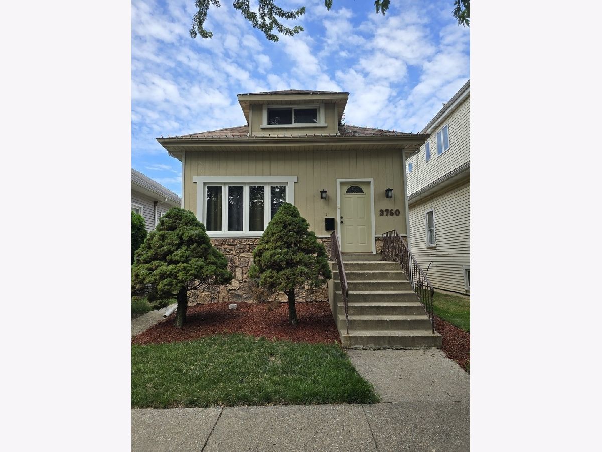  For Sale Chicago Illinois, 3760 Osceola Avenue