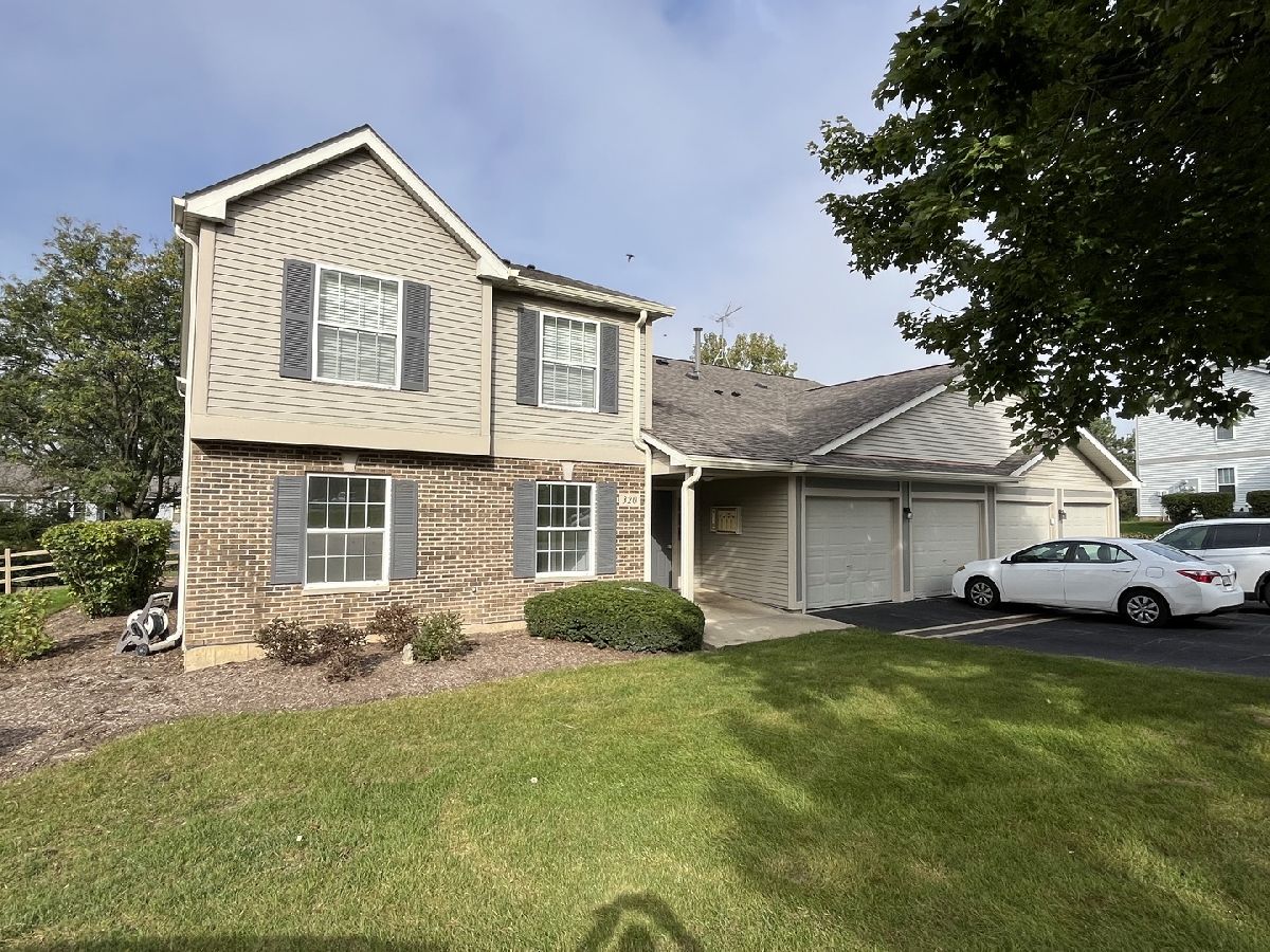 Condos & Townhomes Sold Oakwood Hills Elgin Illinois, 320 Buckingham