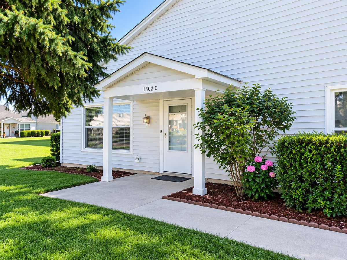  For Rent Aurora Illinois, 1302 Glen