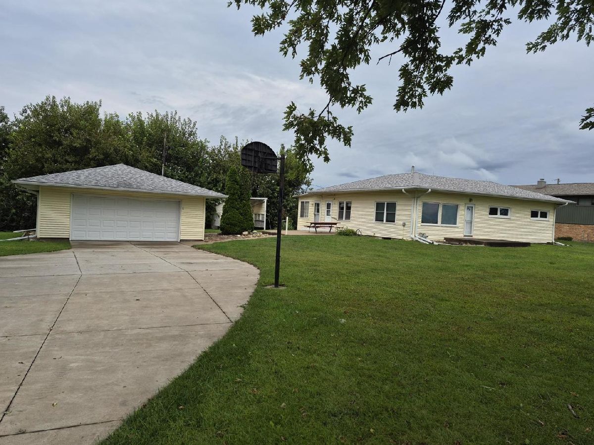  For Sale Milan Illinois, 1796 Us Route 67 Highway
