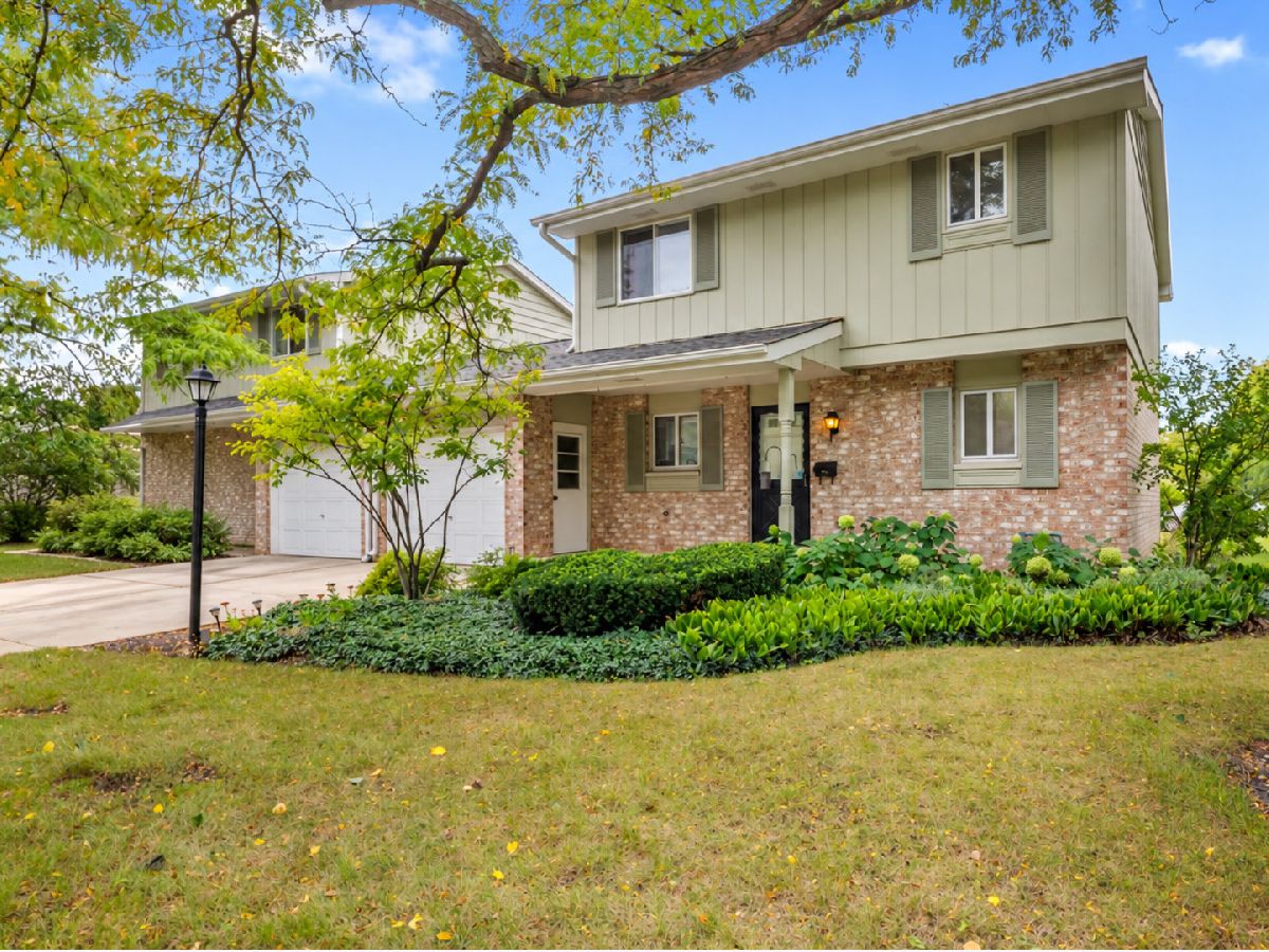  For Sale Wheaton Illinois, 1502 Johnstown Court