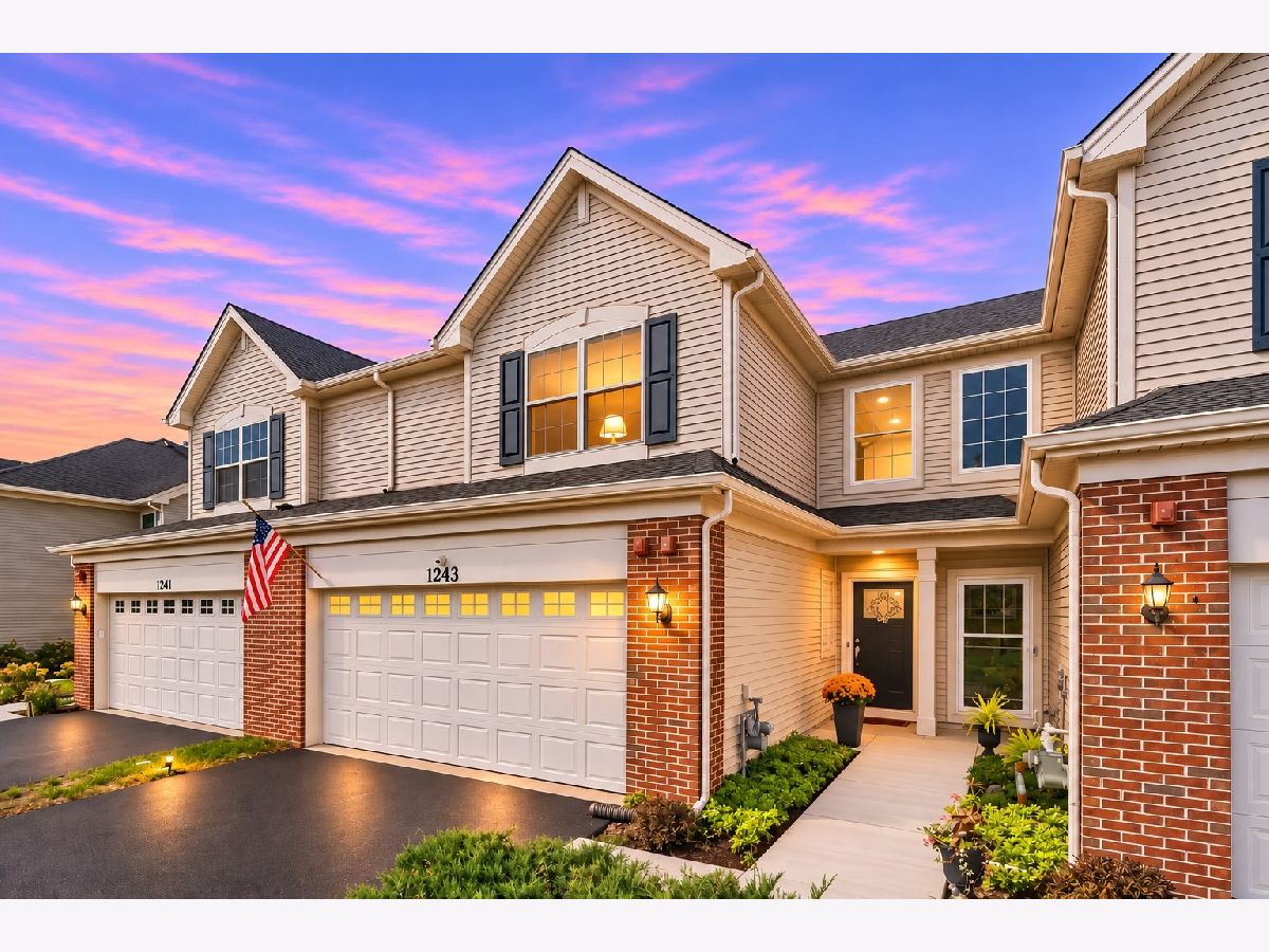 Homes & Townhomes For Sale Raintree Village Yorkville Illinois, 1243 Hawk Hollow Drive