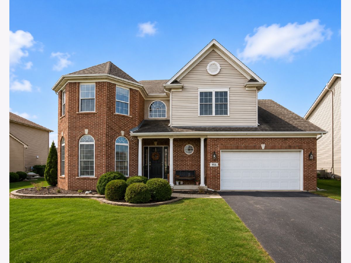 Homes & Townhomes & Condos For Sale Kipling Estates Shorewood Illinois, 911 Butterfield Circle