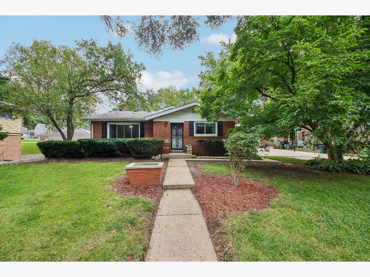 Homes For Sale Loch Lomond Mundelein Illinois, 213 Edgemont Street