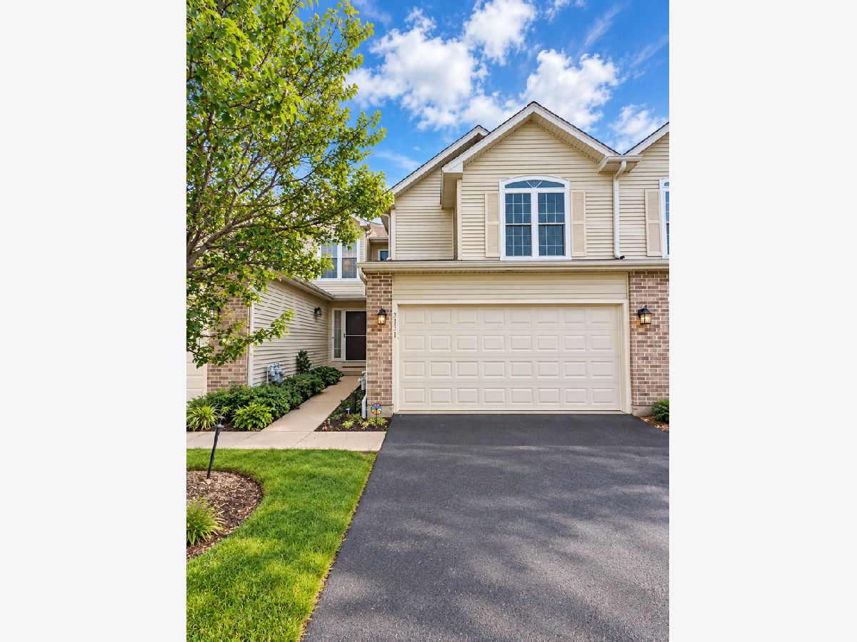 Townhomes & Condos For Sale Timber Trails Mchenry Illinois, 3131 Cypress Court