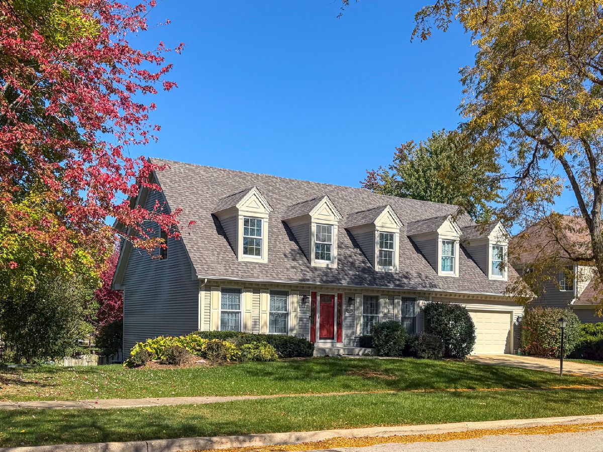 For Sale West Chicago Illinois, 587 Partridge Drive