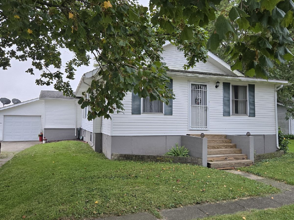  For Sale Fisher Illinois, 41583 100 North Road