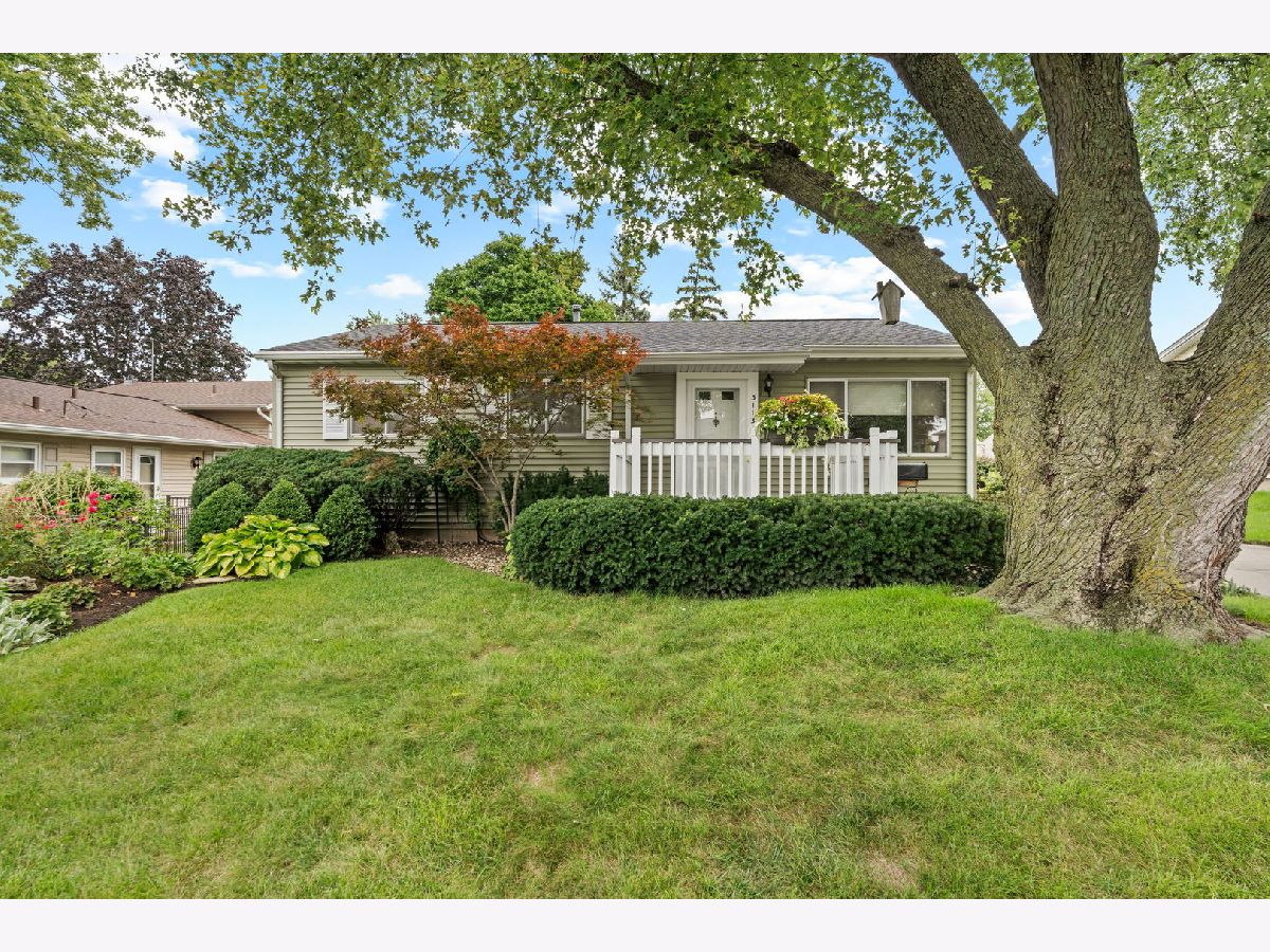 Homes For Sale Greenbrier Bettendorf Iowa, 3113 Welshire Drive