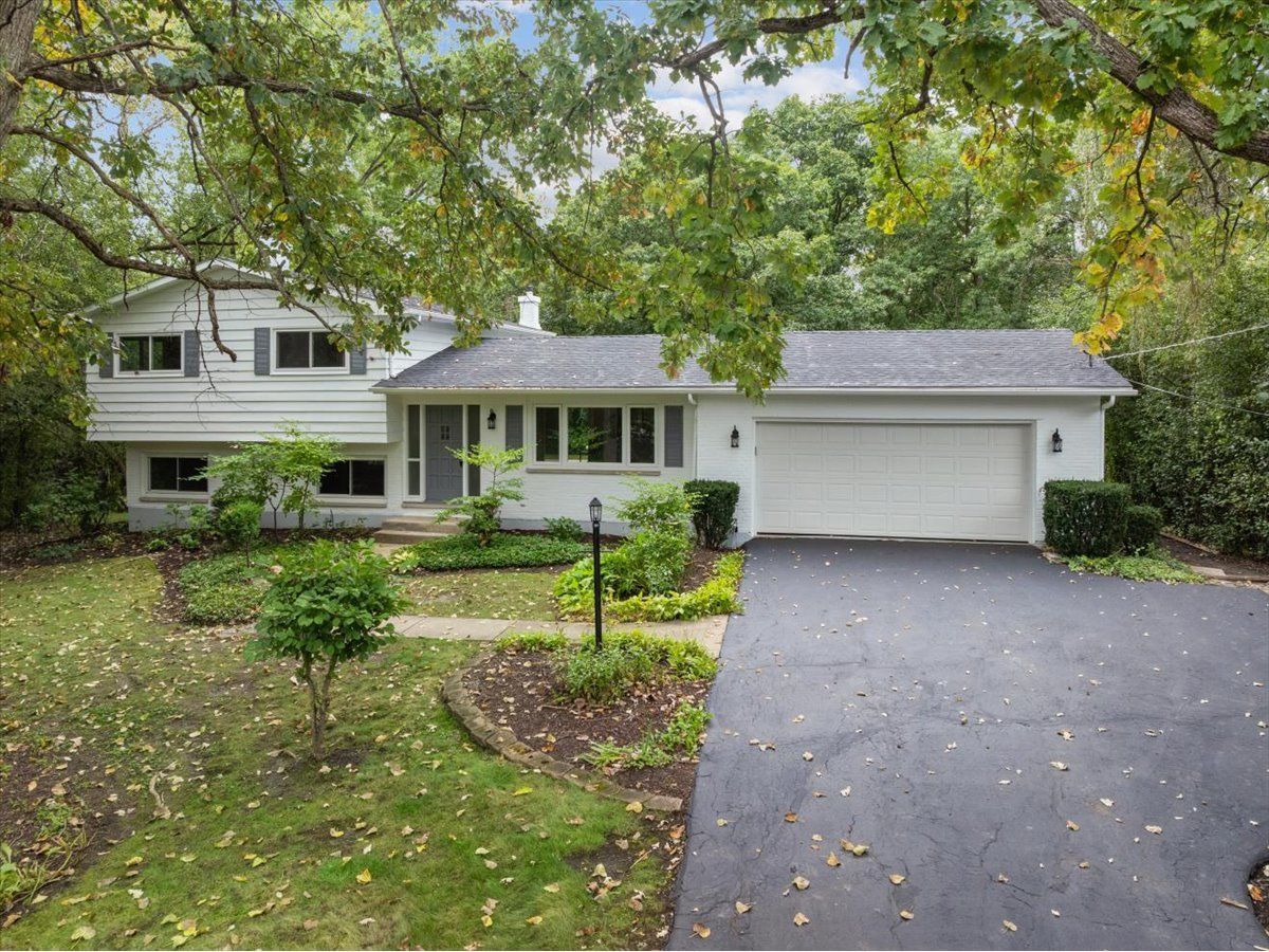  For Sale Lake Forest Illinois, 26890 Longwood Road