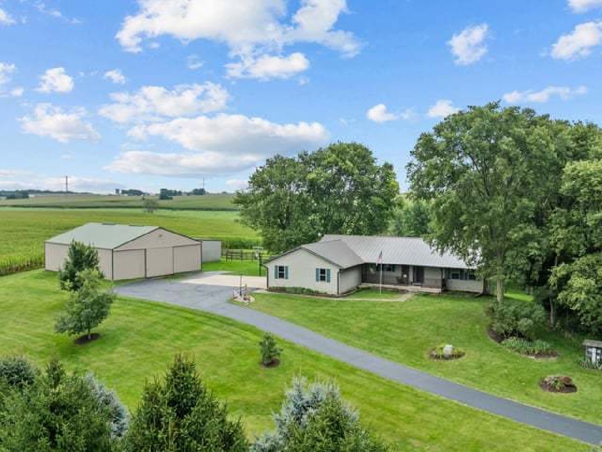  For Sale Oregon Illinois, 1189 Blackhawk Road