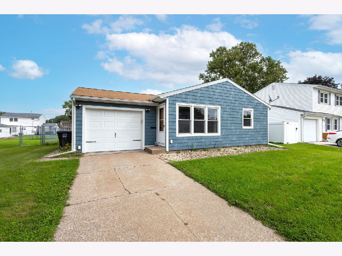  For Sale Moline Illinois, 4737 19th Avenue