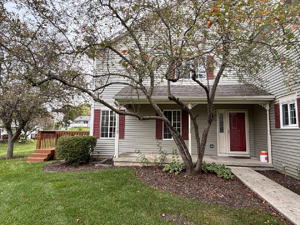  For Rent Lake In The Hills Illinois, 162 Village Creek
