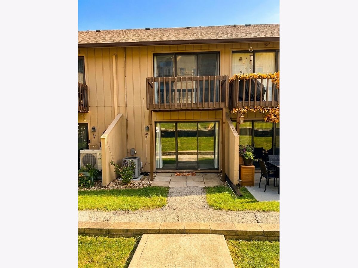 Condos & Townhomes For Sale Vacation Village Fox Lake Illinois, 56 Vail Colony
