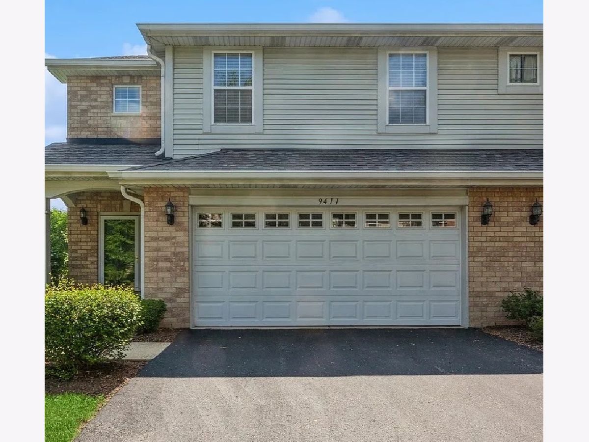  For Sale Darien Illinois, 9411 Fountain Point Circle