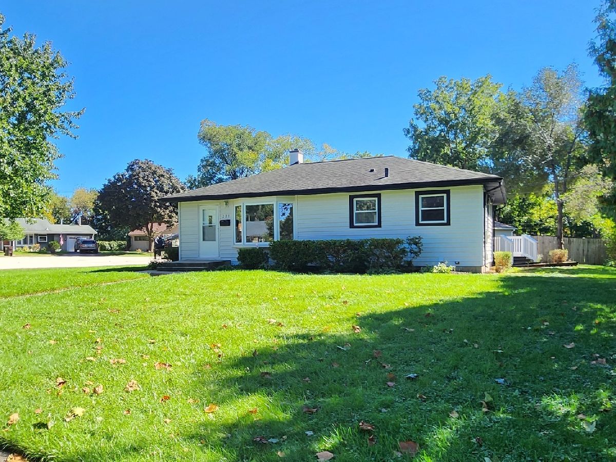 Homes For Rent Crystal Hills Crystal Lake Illinois, 221 Sunset