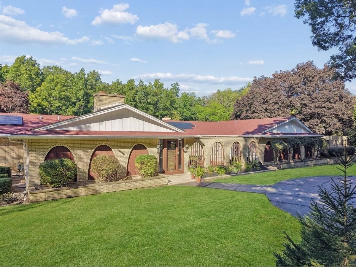  For Sale Winthrop Harbor Illinois, 201 Oak Lane
