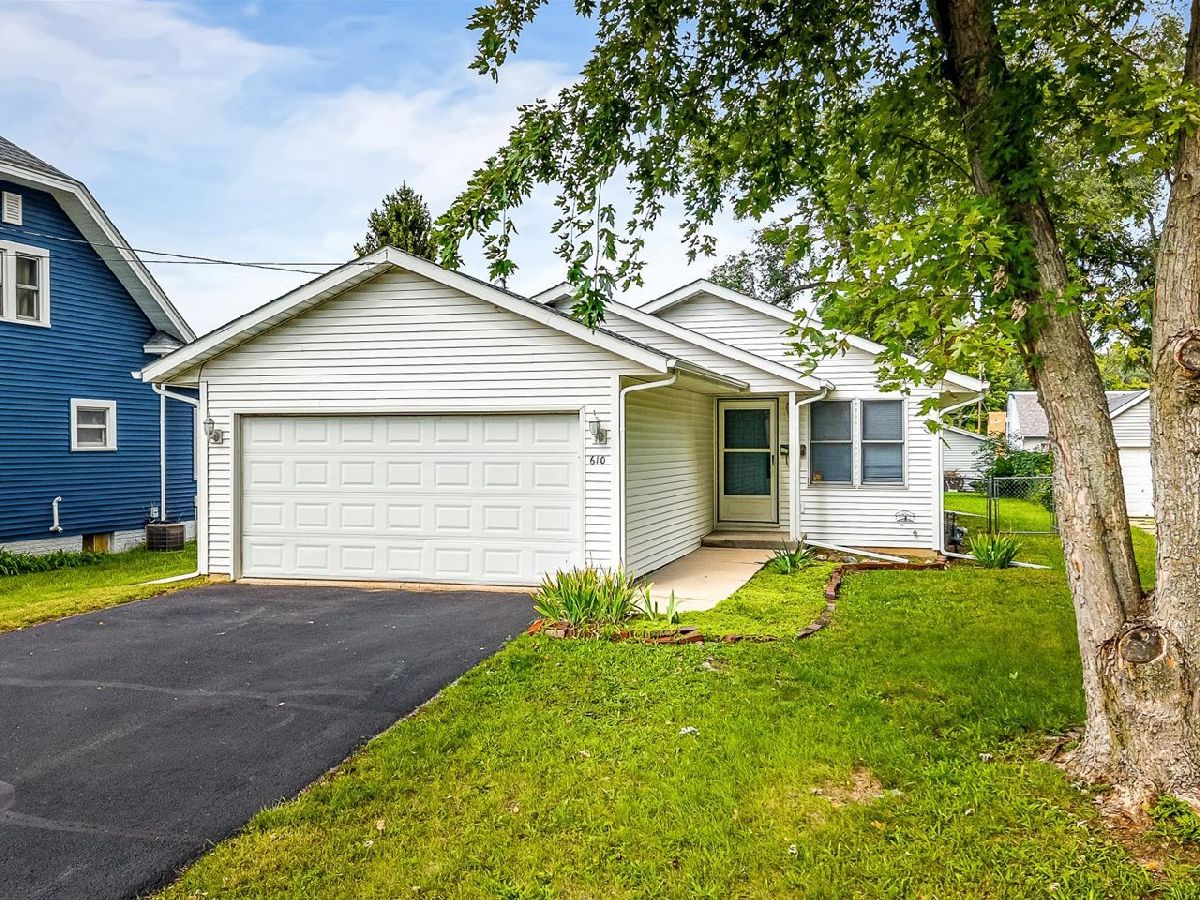  For Sale Loves Park Illinois, 610 Sydney Avenue