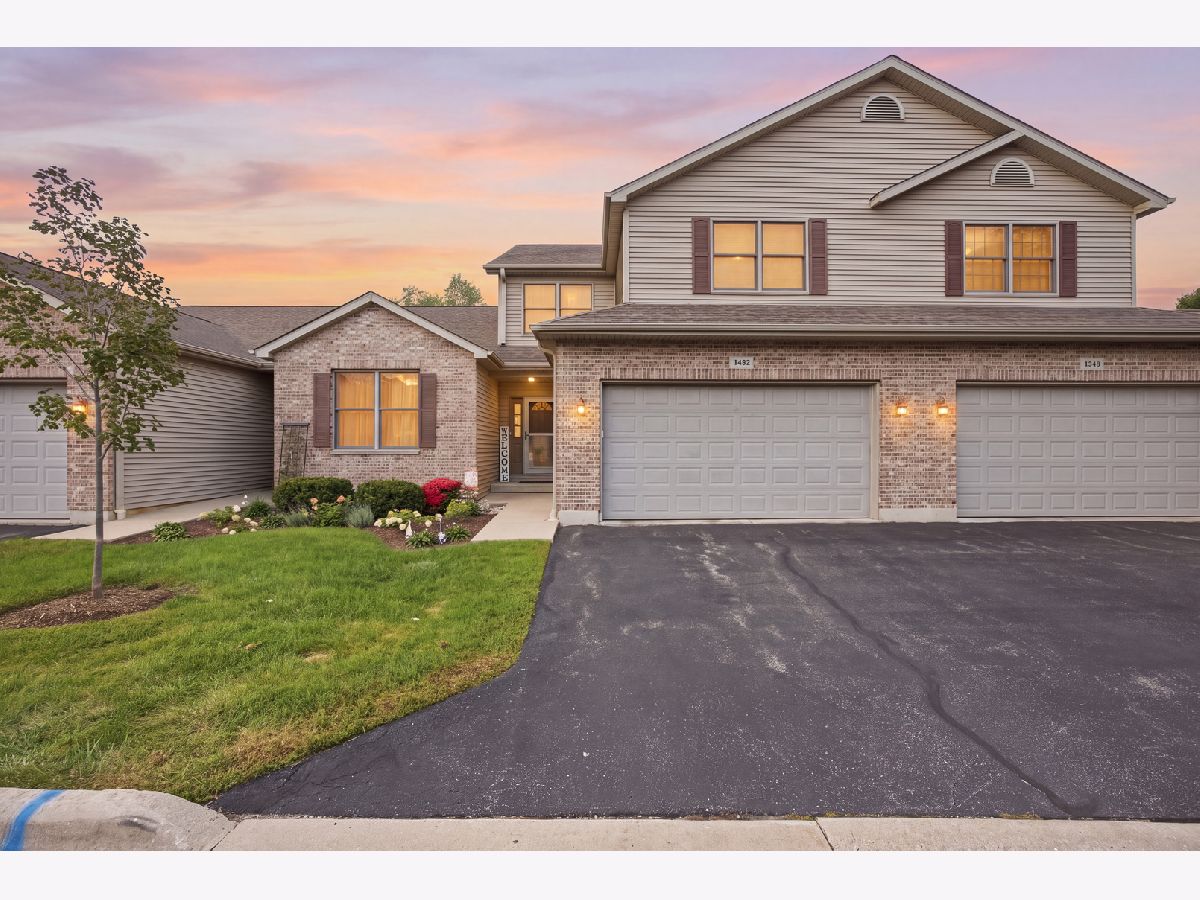 For Sale Sycamore Illinois, 1442 Ridge Drive