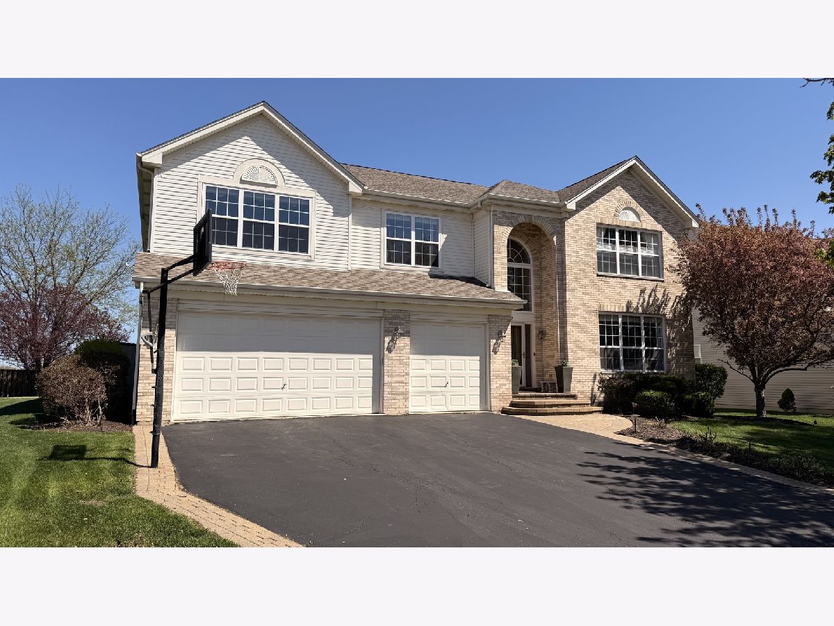 Homes For Sale Foxridge Farms Bolingbrook Illinois, 6 Glenview Court
