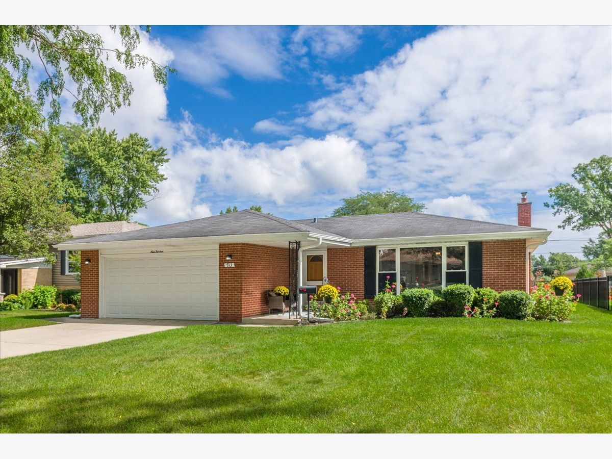  For Sale Mount Prospect Illinois, 913 Lancaster Street