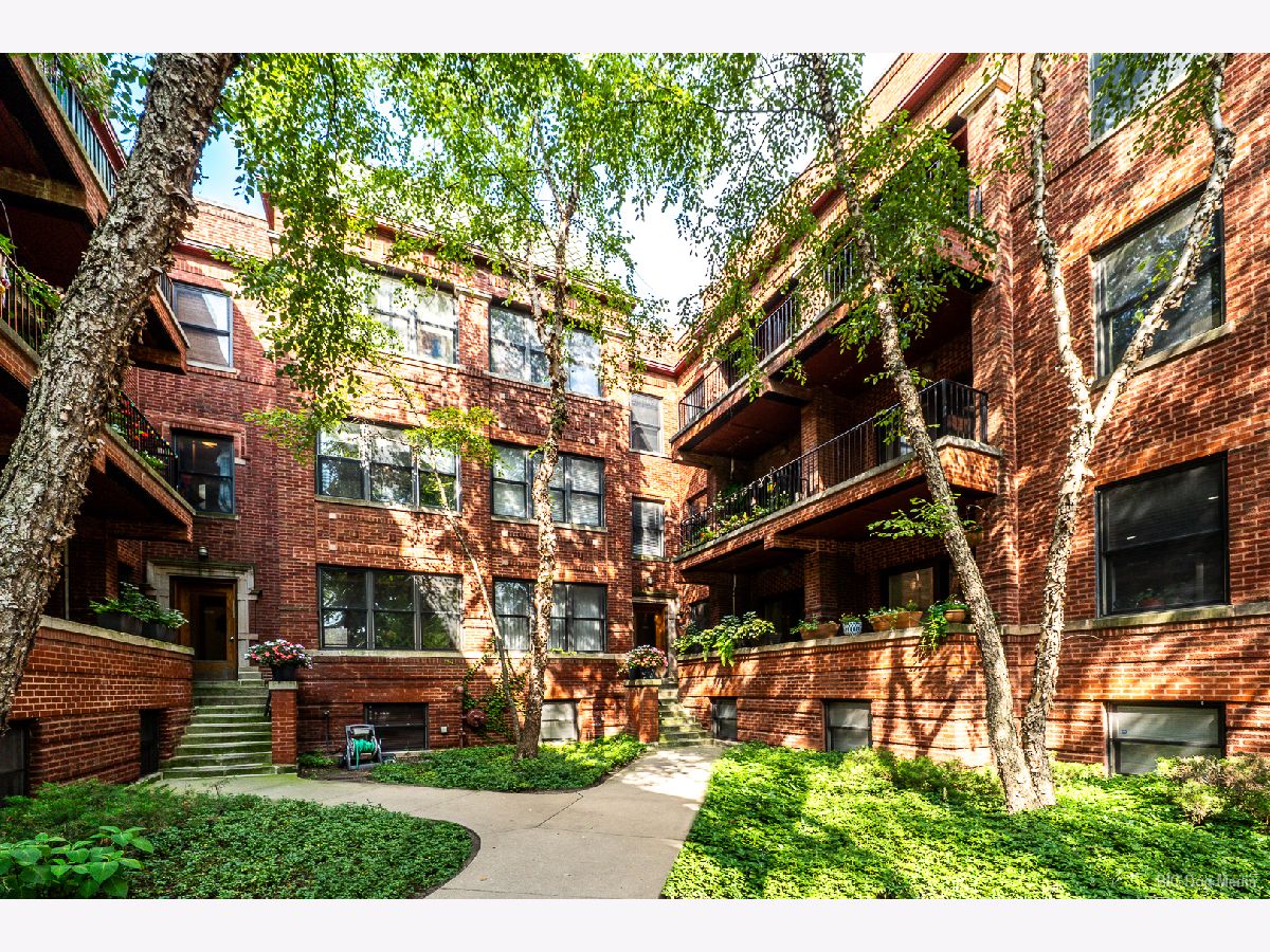 Condominiums For Sale Birchwood Court Chicago Illinois, 6618 Ashland Avenue