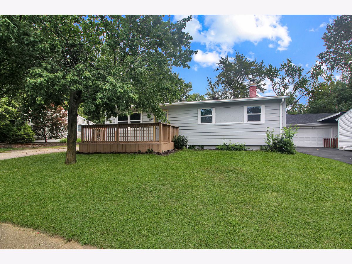 Homes & Condos & Townhomes For Sale Holiday Knolls Bloomington Illinois, 1307 Glenwood Road