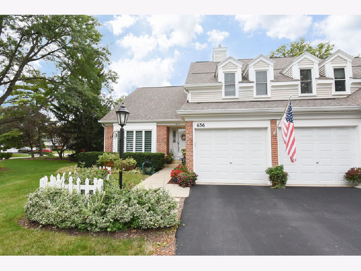 Townhomes & Condos For Sale Rob Roy Country Club Village Prospect Heights Illinois, 636 Stirling Lane