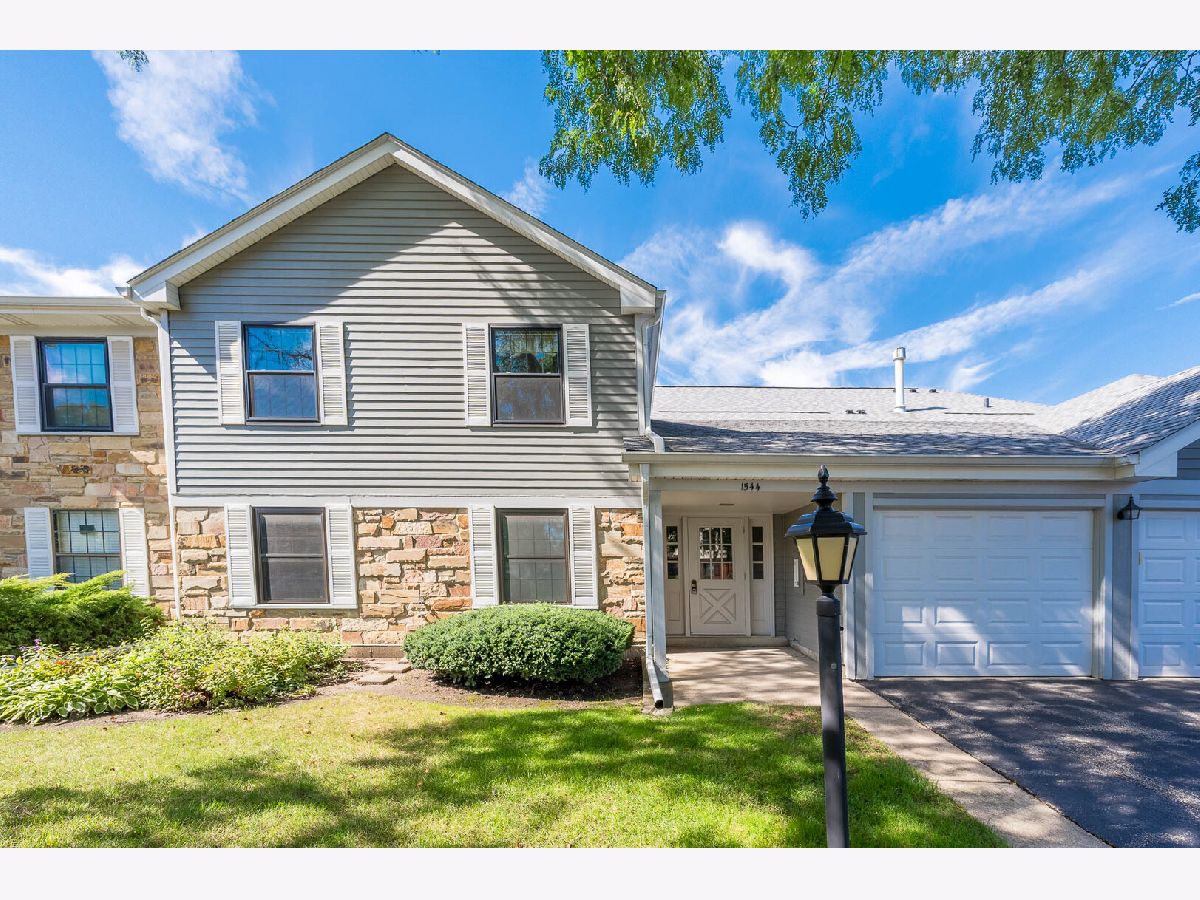 Condos & Townhomes For Sale Lexington Commons Wheeling Illinois, 1544 Springview Court