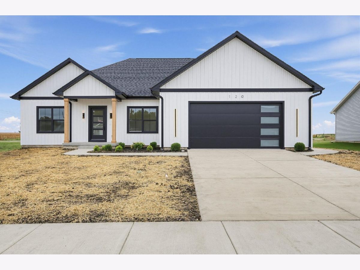  For Sale Forsyth Illinois, 120 Lea Lane