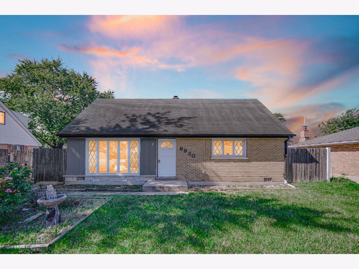  For Sale Bridgeview Illinois, 8930 Saratoga Drive