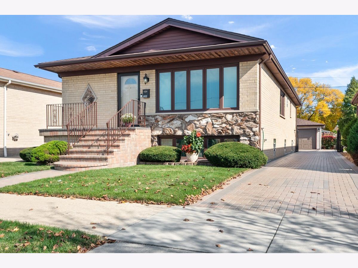  For Sale Chicago Illinois, 4933 Sayre Avenue