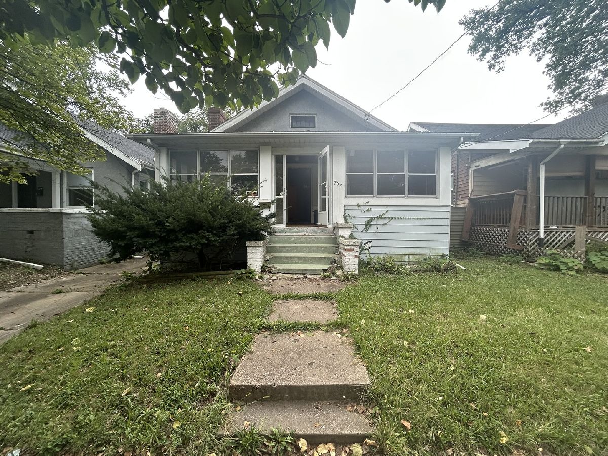  Sold Peoria Illinois, 702 Frye