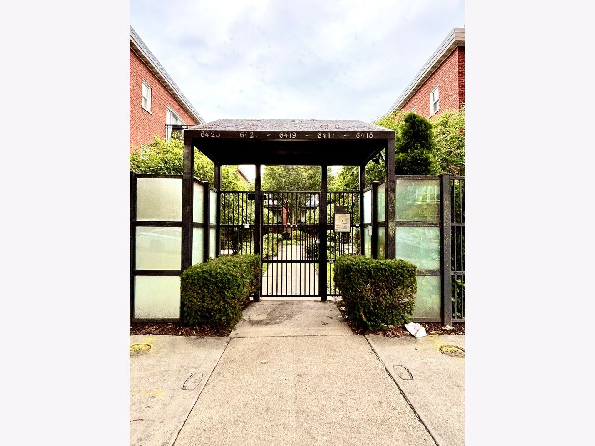  For Sale Chicago Illinois, 6423 Damen Avenue