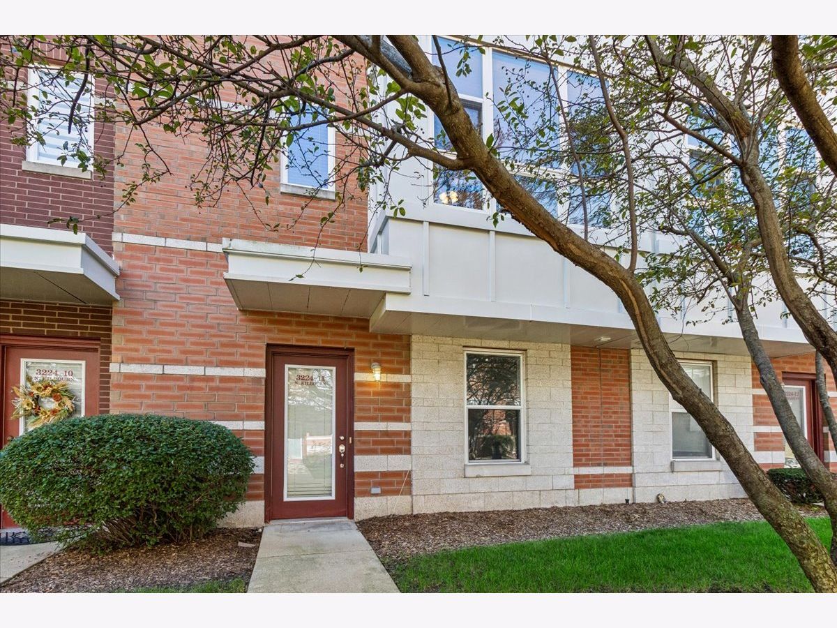  Rented Chicago Illinois, 3224 Kilbourn