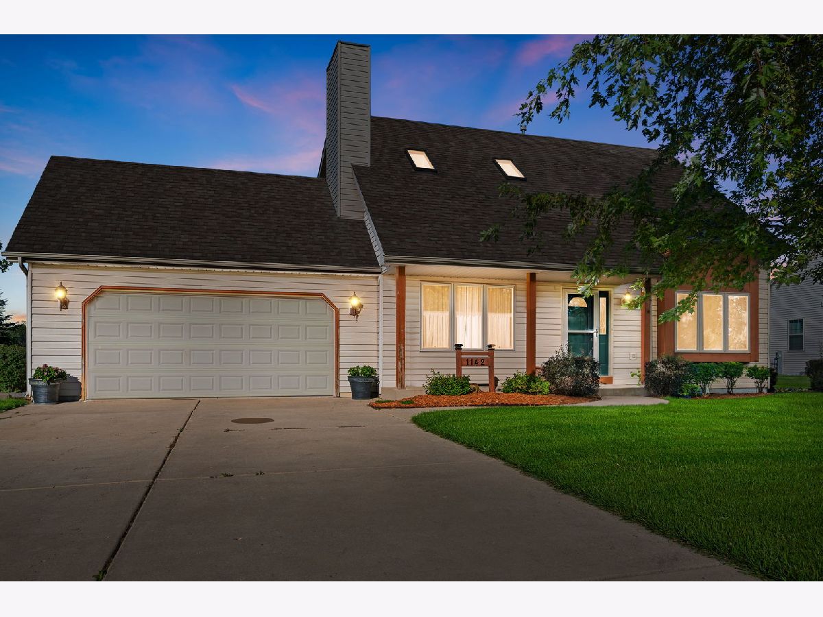  For Sale Union Grove Wisconsin, 1142 Mulberry Lane